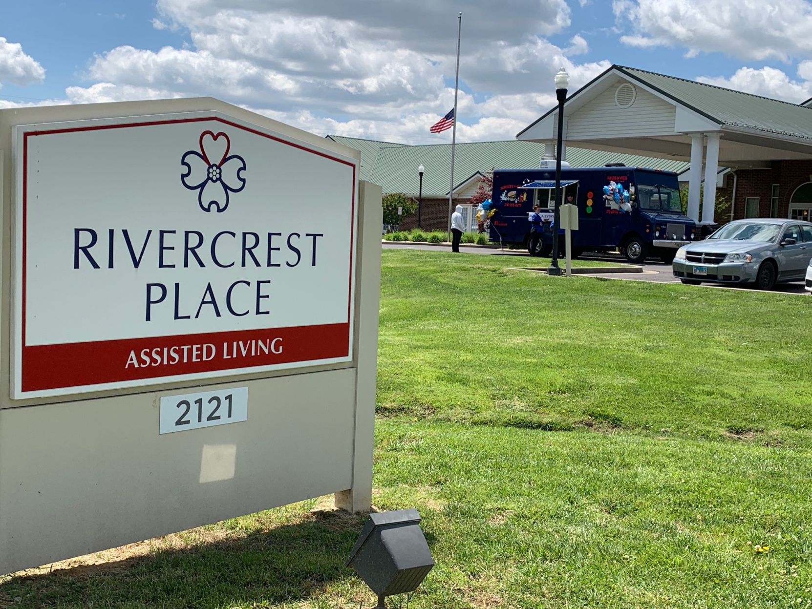 Rivercrest Place sign